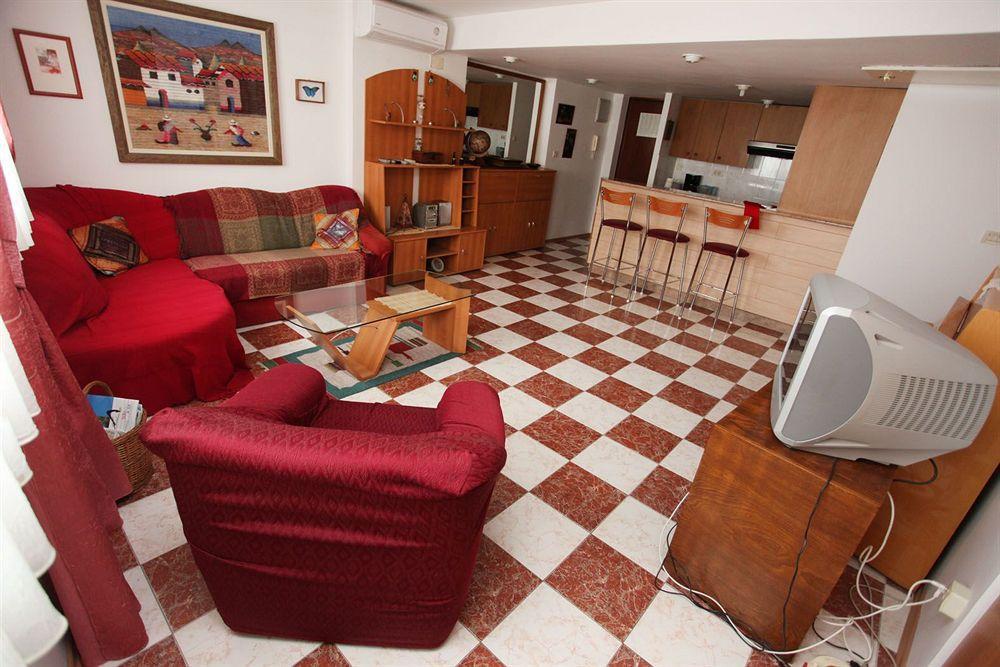 Split Apartments Peric Exterior foto