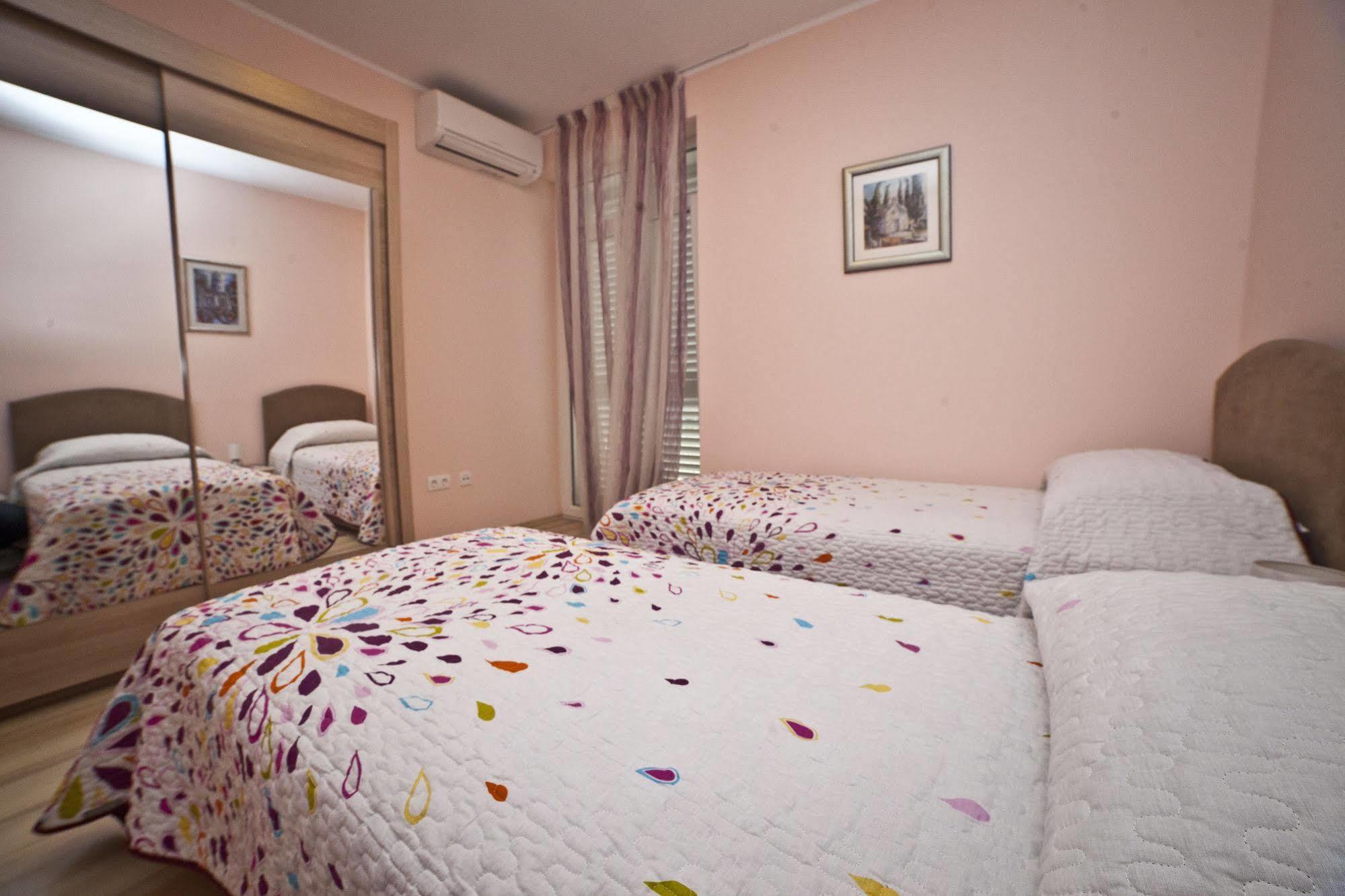Split Apartments Peric Exterior foto